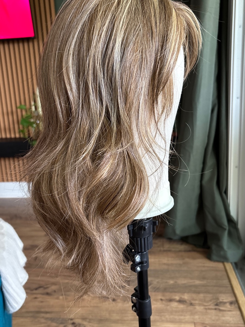 Belle Tress Cafe Collection Peerless 18 HF wig in BrownSugar SweetCream